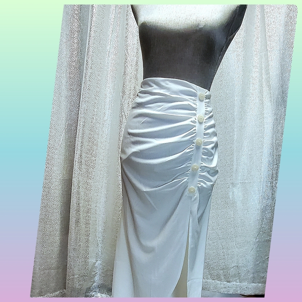 Elegant White Ruched Skirt